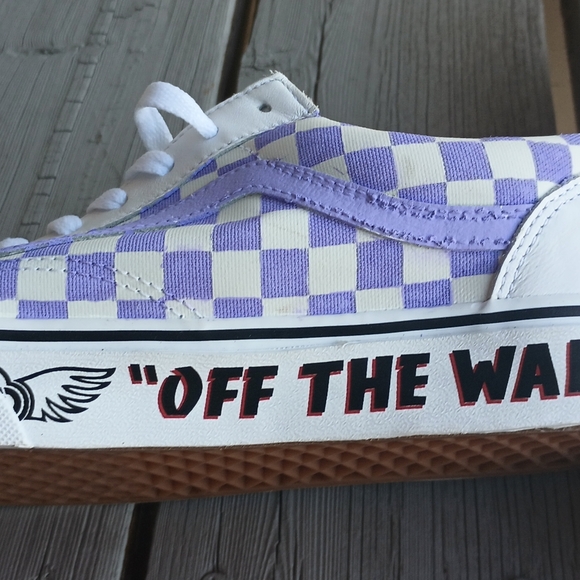 Vans - Picture 3 of 16